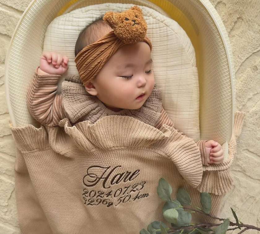 刺繍のブランケット